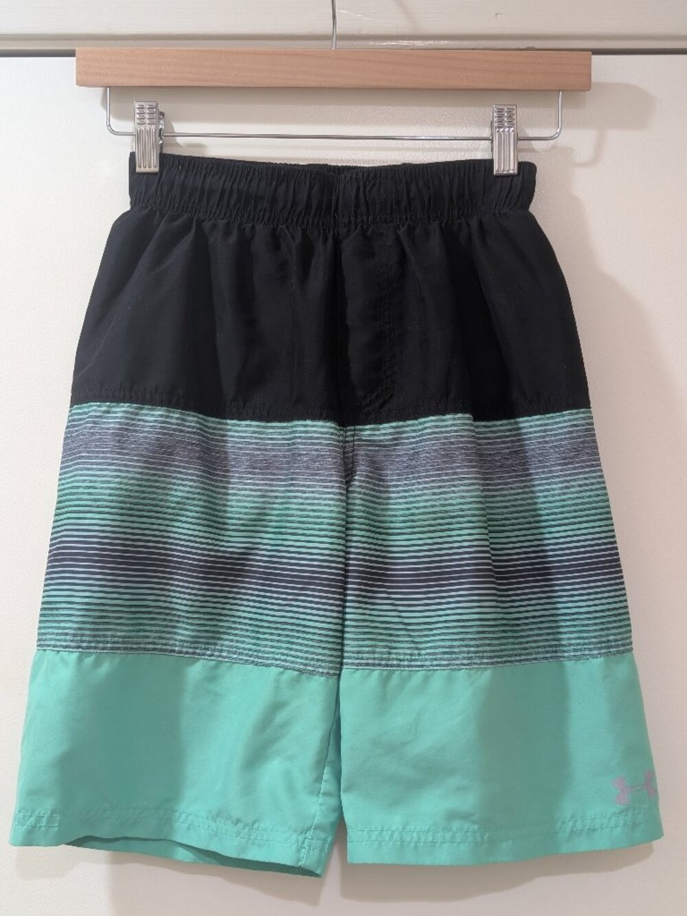 Boys UNDER ARMOUR Green Black Striped Swim Shorts Bathing Suit Size Youth Med